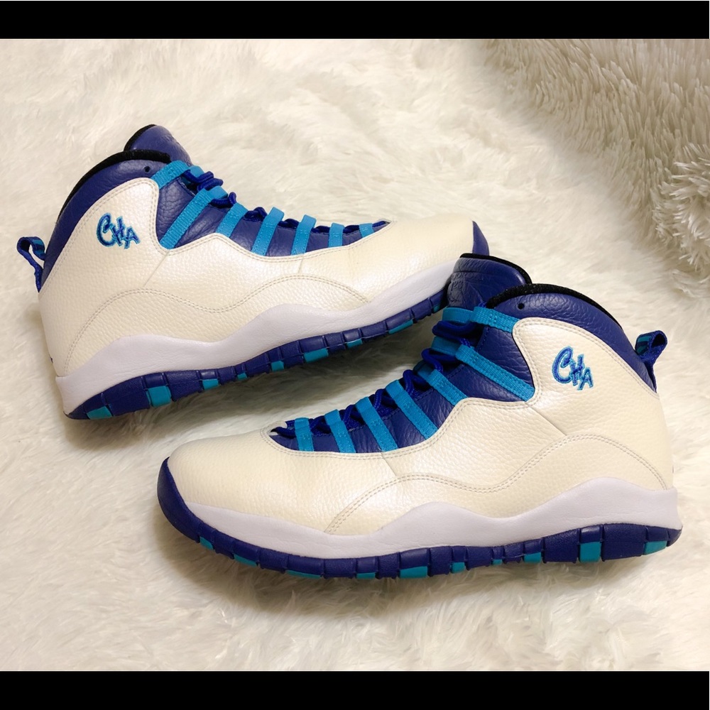AIR JORDAN 10 Retro 'Charlotte Hornets' Sneakers. - Picture 5 of 10